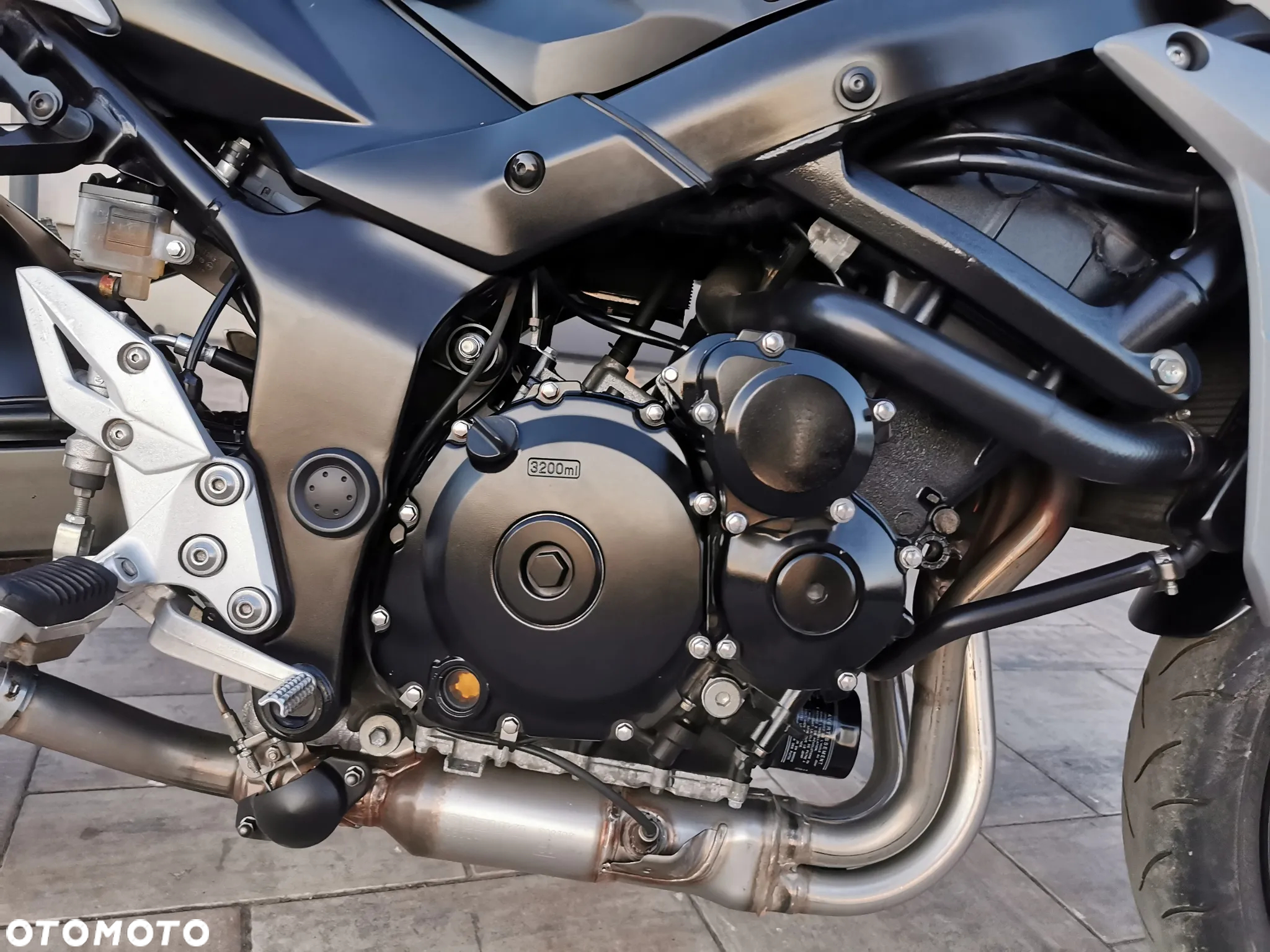 Suzuki GSR - 23