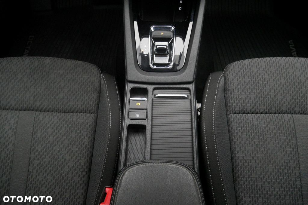Skoda Octavia 2.0 TDI Style DSG - 11