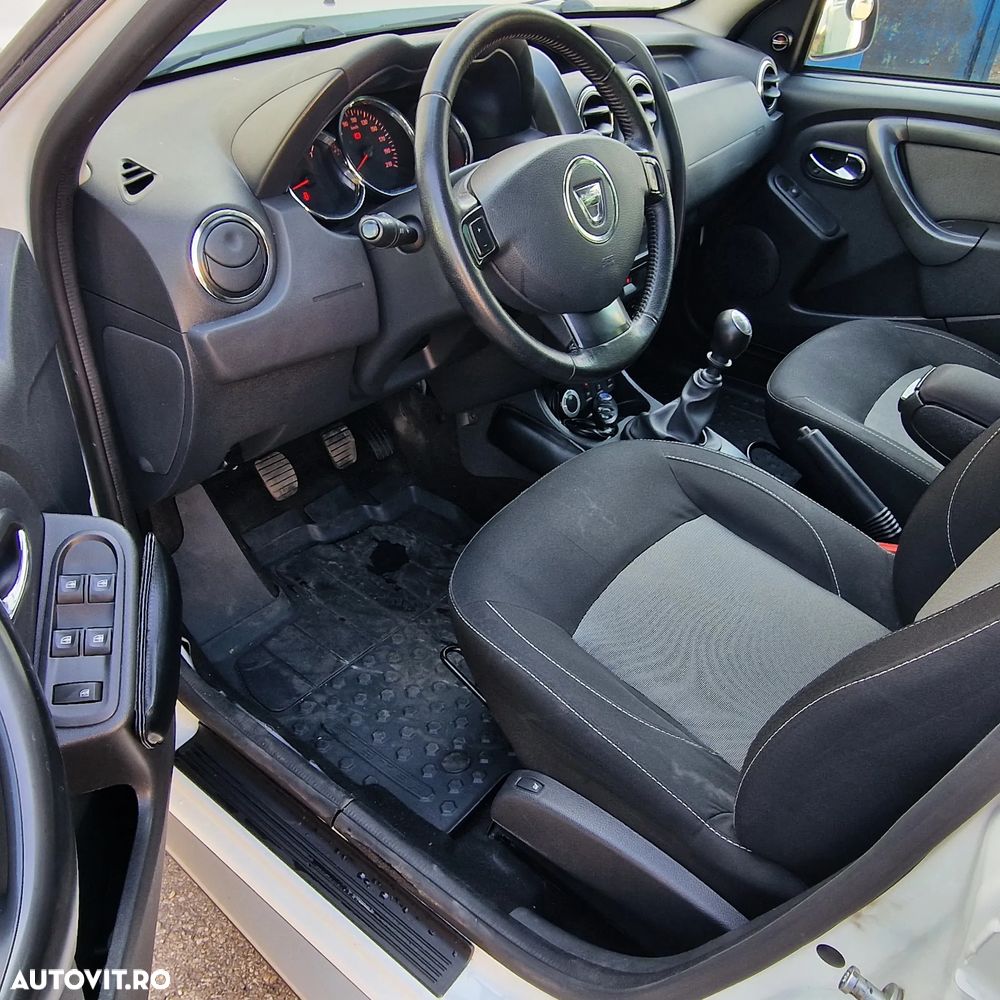 Dacia Duster 1.2 TCe 4x4 Laureate - 12