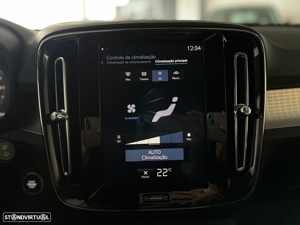 Volvo XC 40 2.0 D3 Momentum Plus Geartronic - 26