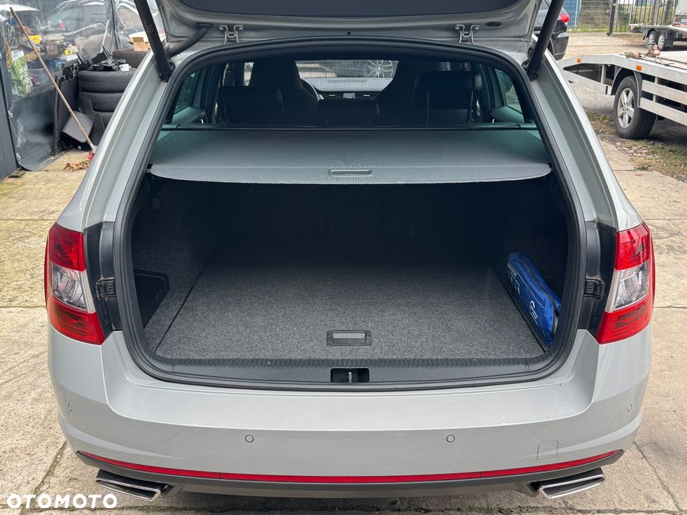 Skoda Octavia 2.0 TDI DSG RS - 11