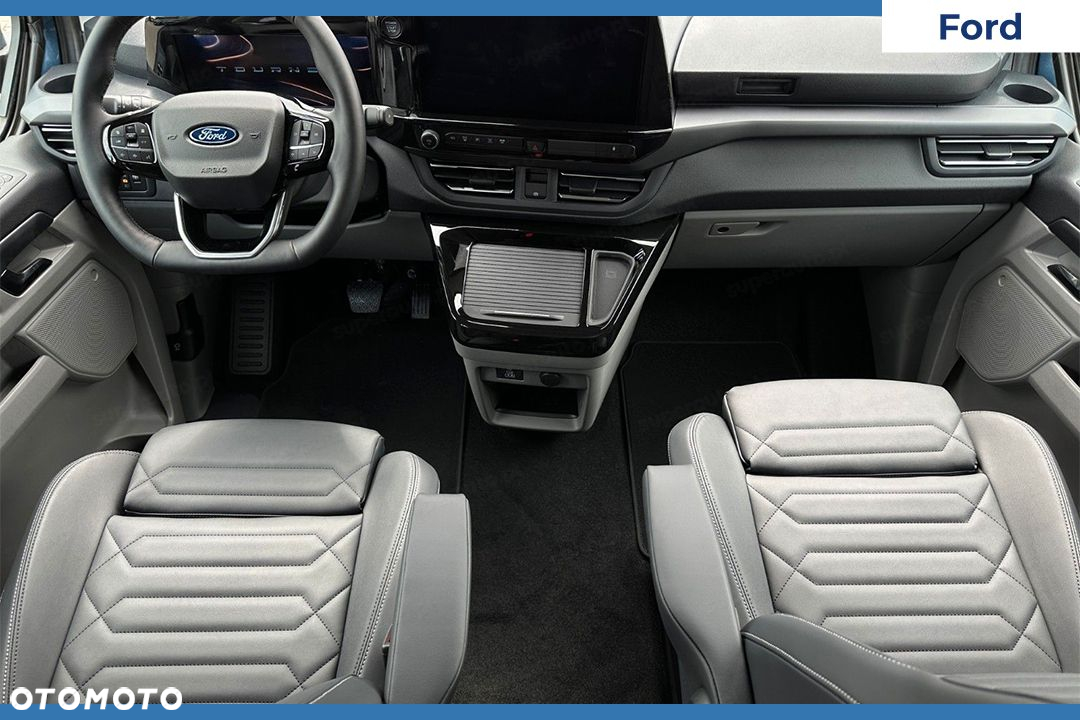 Ford Tourneo Custom - 11