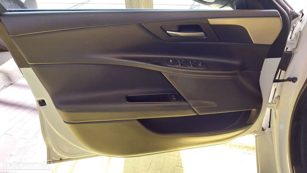Jaguar XE 2.0 D Pure - 5