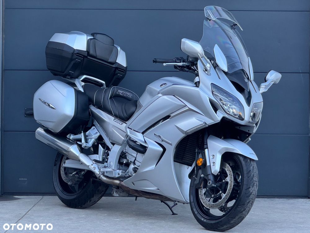 Yamaha FJR - 2
