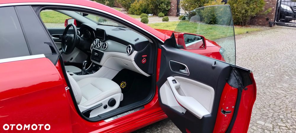 Mercedes-Benz CLA 180 - 6