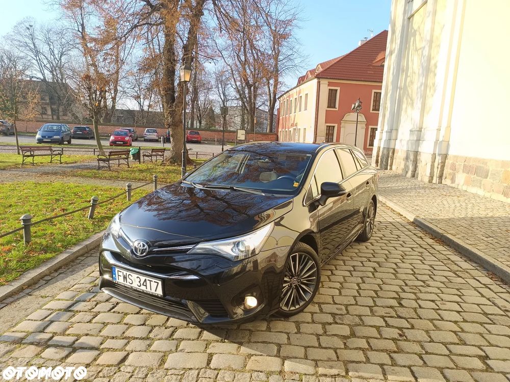 Toyota Avensis 1.8 Premium - 1