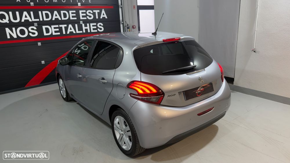 Peugeot 208 82 VTI Style - 11