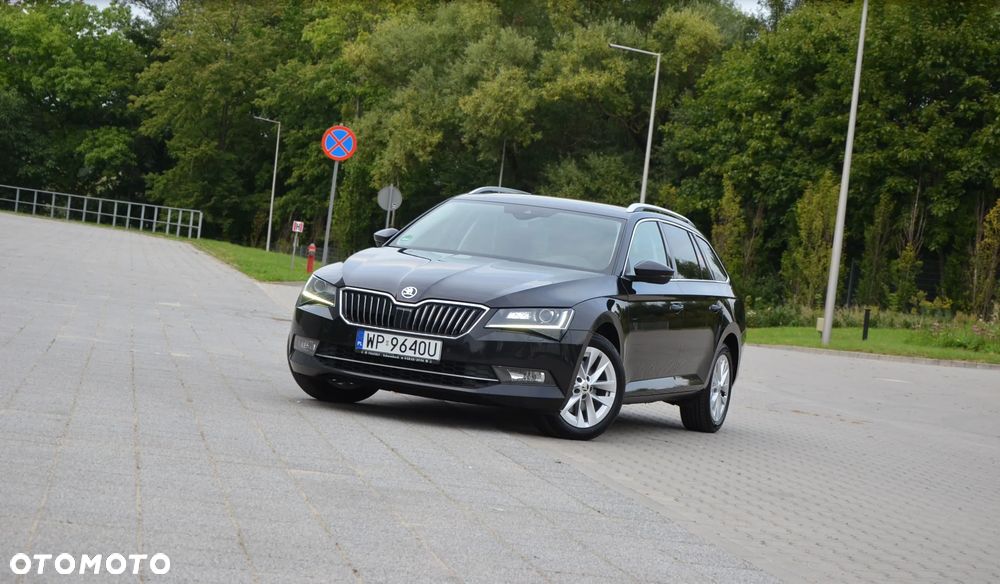 Skoda Superb 2.0 TDI Style - 2