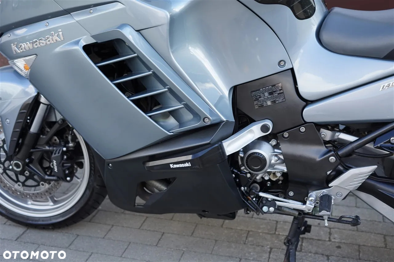 Kawasaki GTR - 28