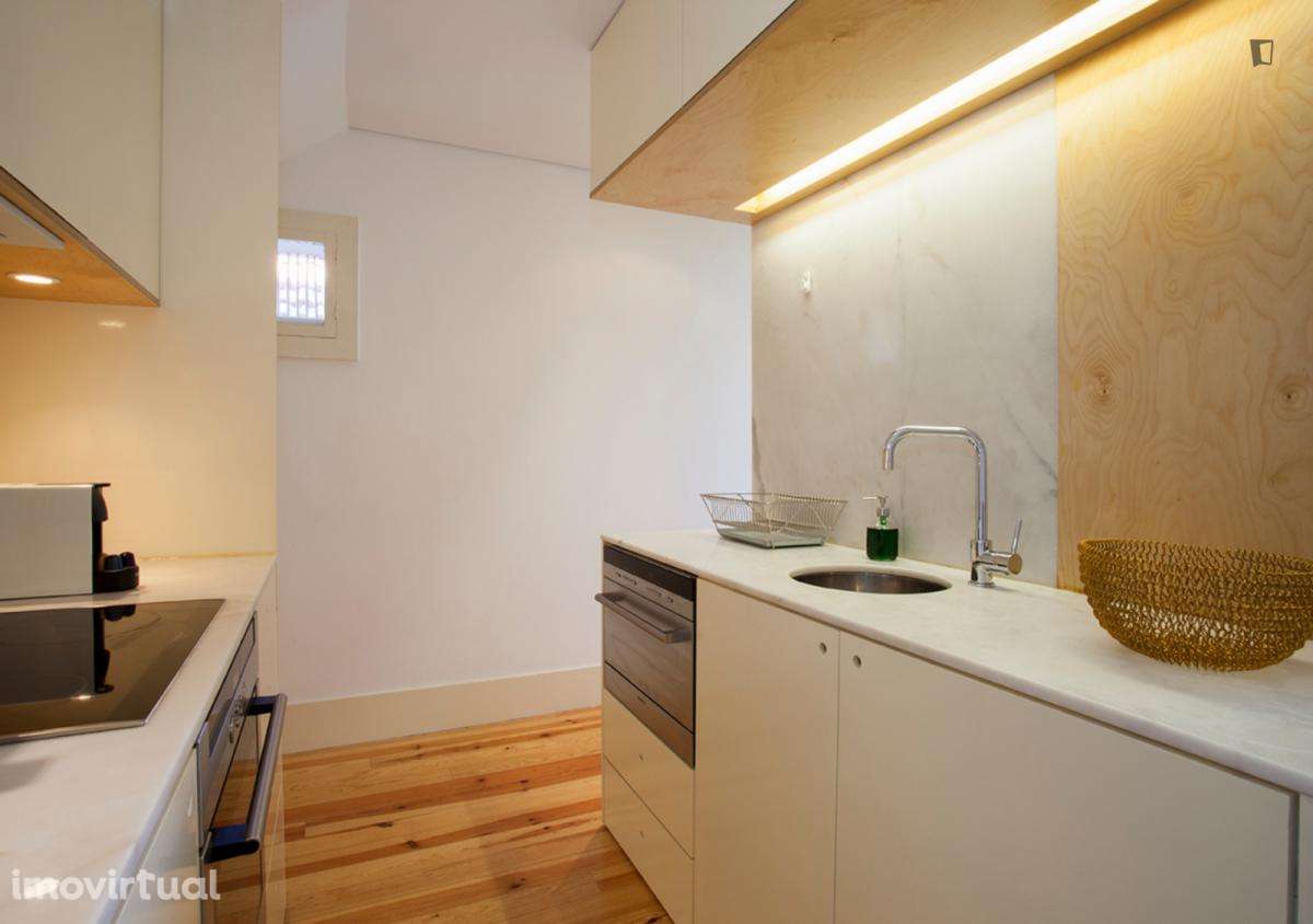 Apartamento com 1 quartos - localizado em Cedofeita Porto - Grande imagem: 4/24