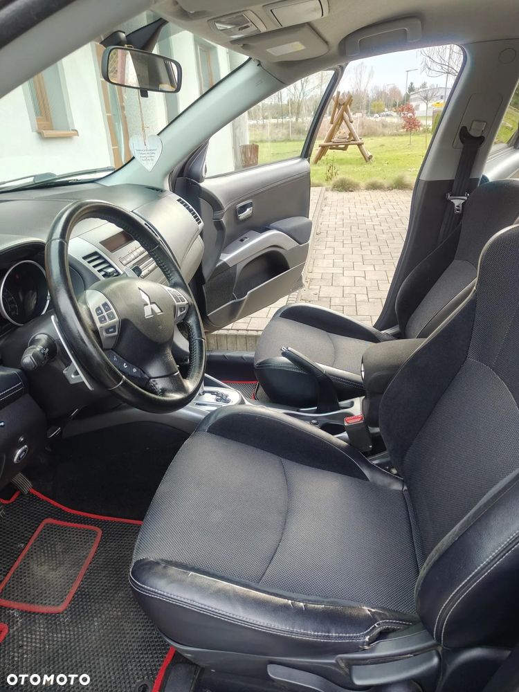 Mitsubishi Outlander 2.4 Instyle CVT - 12