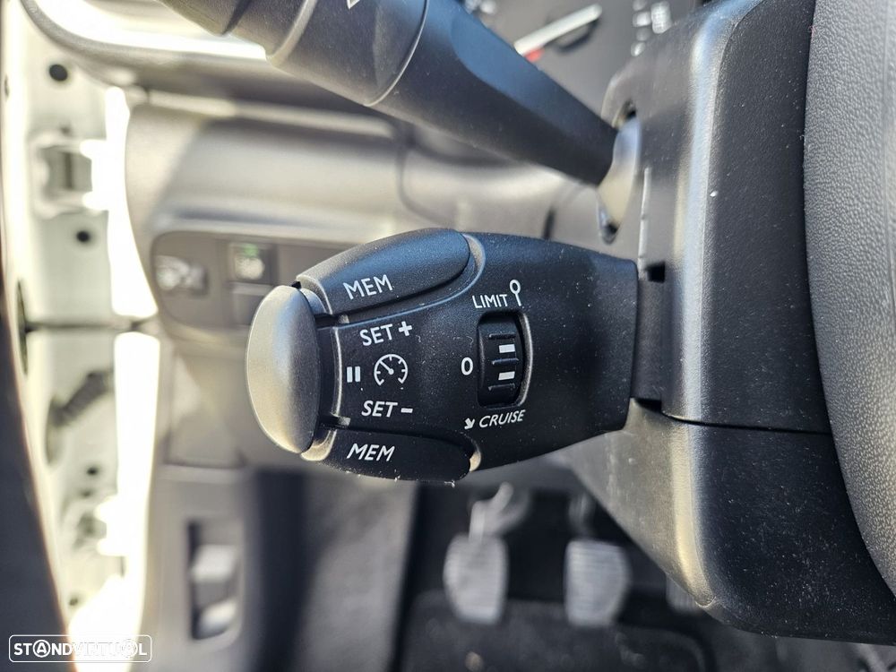 Citroën C3 1.2 PureTech Shine - 36