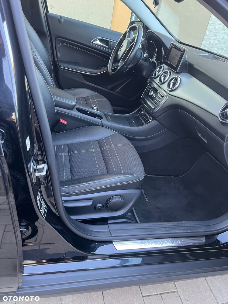 Mercedes-Benz GLA 220 CDI 4Matic 7G-DCT Urban - 15