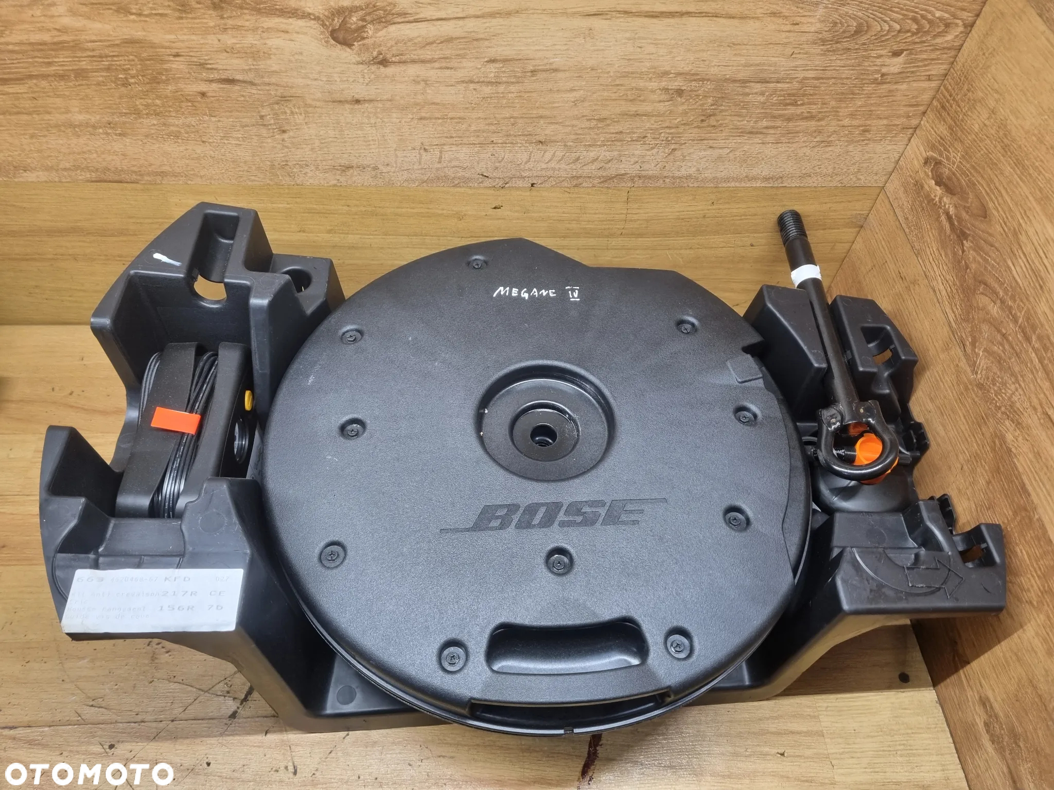 GLOSNIKI SUBWOOFER WZMACNIACZ renault megane IV - 2