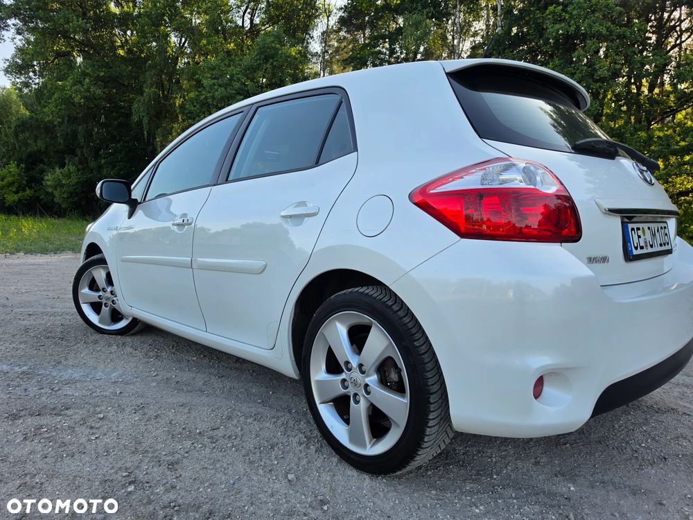 Toyota Auris - 11