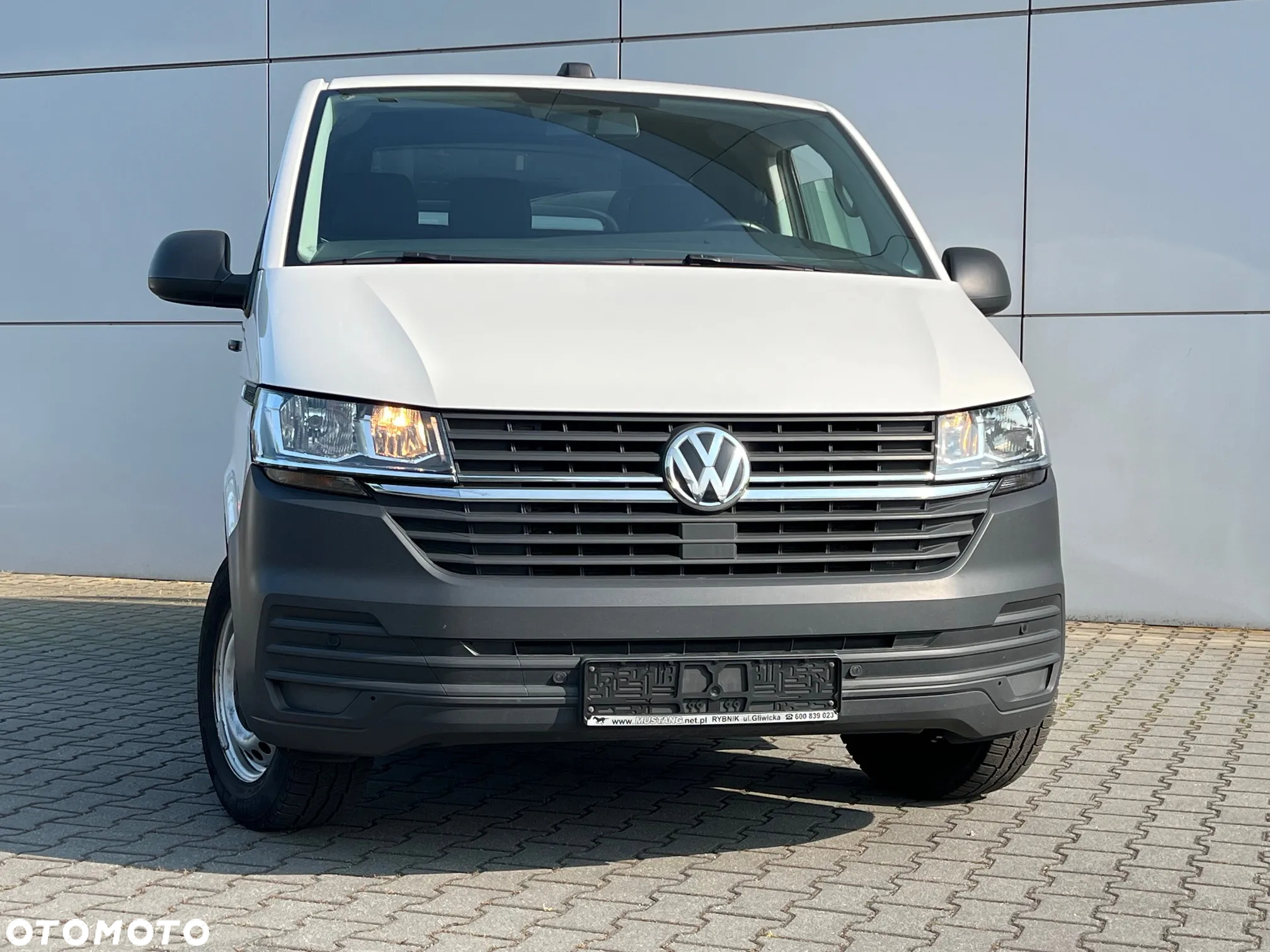 Volkswagen Transporter - 2