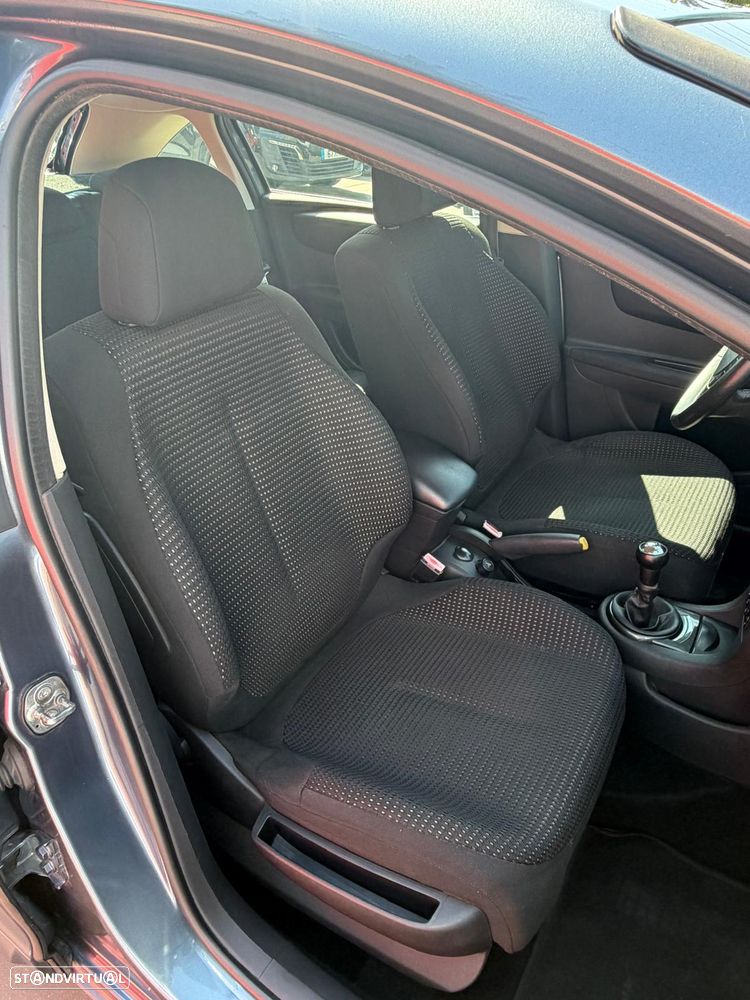 Citroën C4 1.6 HDi VTR Pack - 26