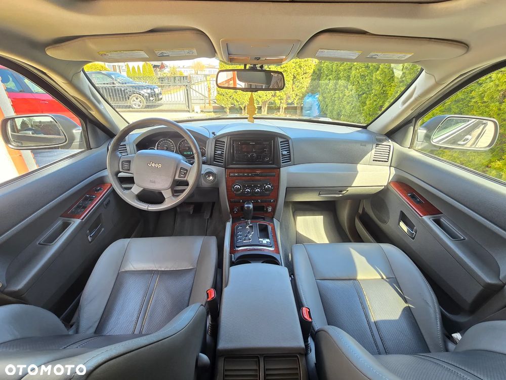 Jeep Grand Cherokee - 10