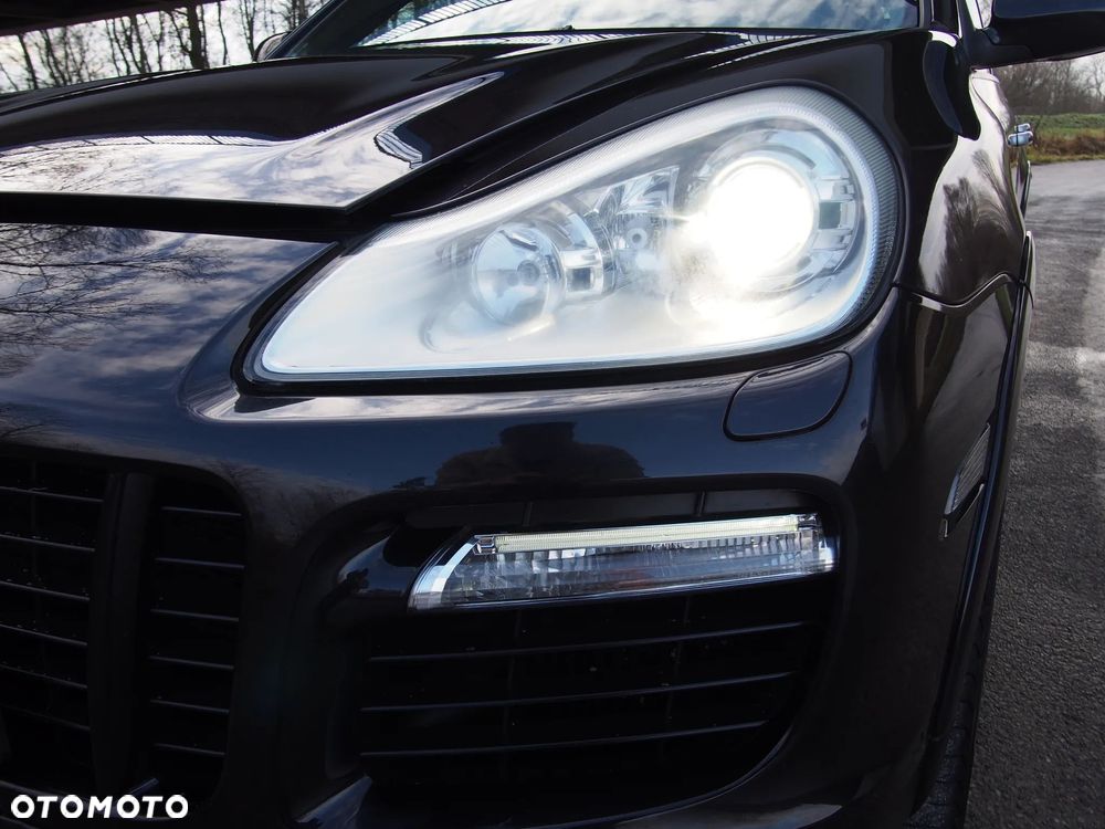 Porsche Cayenne Turbo - 37