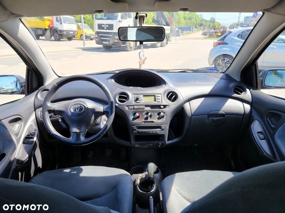 Toyota Yaris 1.0 Sol - 8