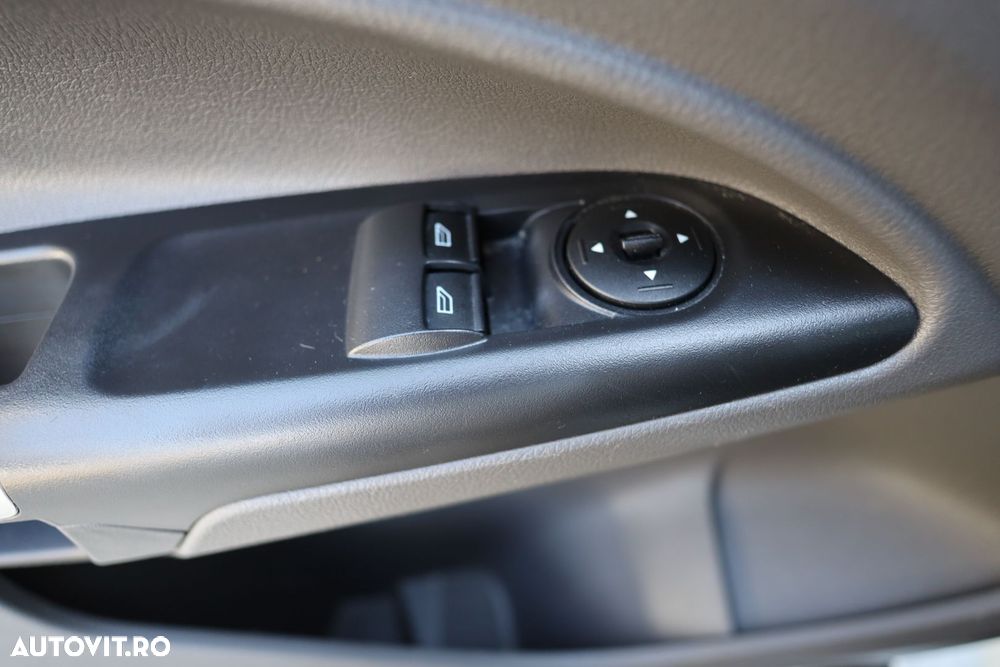 Ford Transit Connect 3 locuri - 19