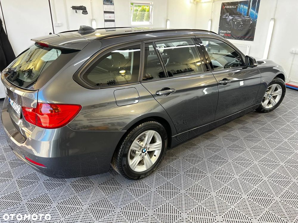 BMW Seria 3 318d DPF Edition Sport - 11