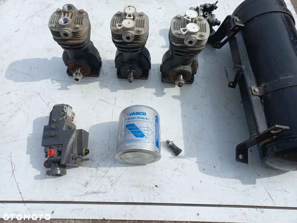 Komprersor,zbiornik pneumatyczny,ACX3065090,sprężarka powietrza,massey,valtra,fendt,ACV082333A,F842880141020 WABCO,zawór hamulcowy, - 1