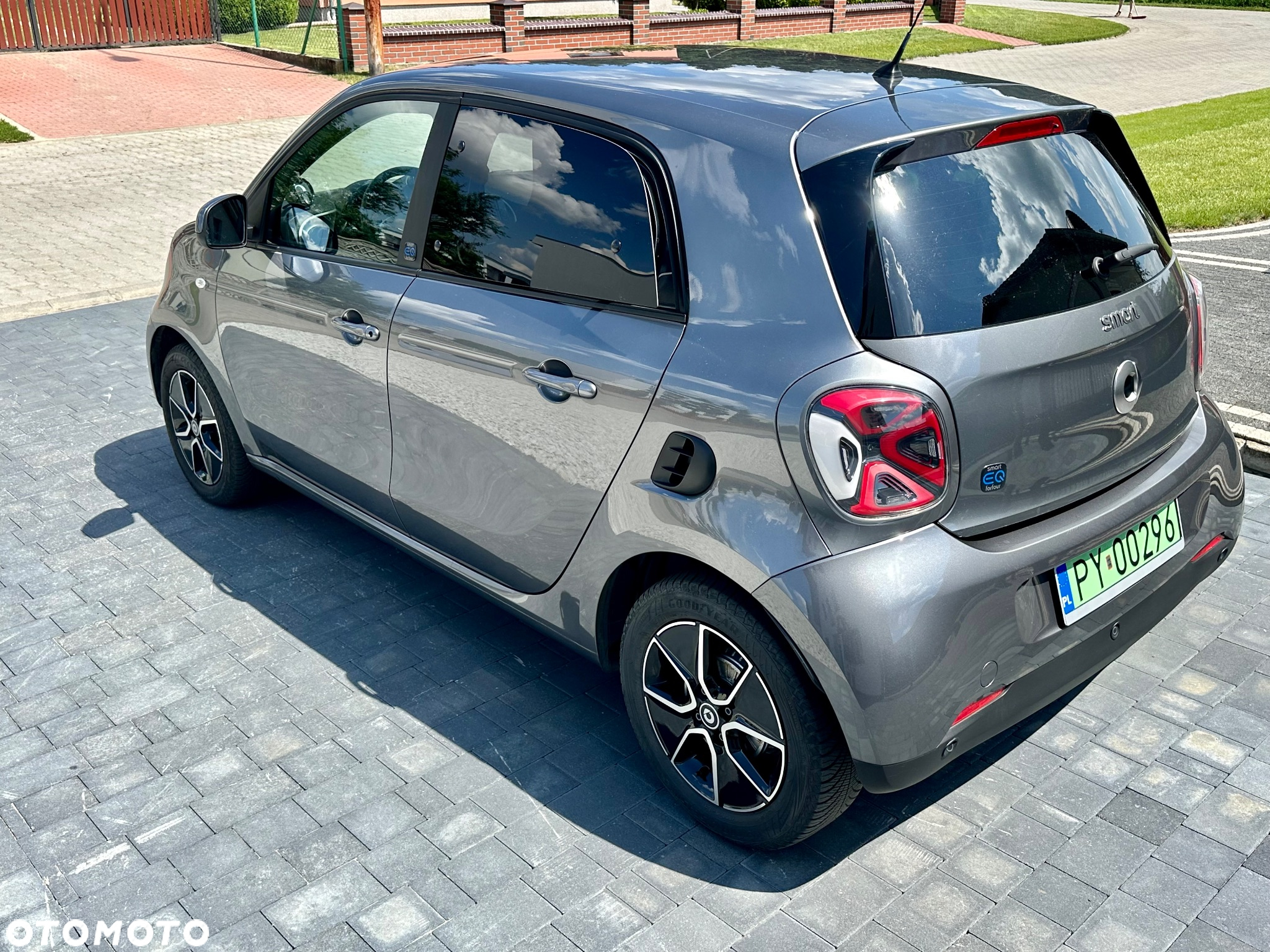 Smart Forfour EQ - 4