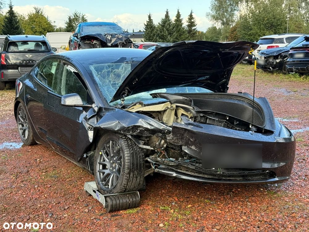 Tesla Model 3 - 7