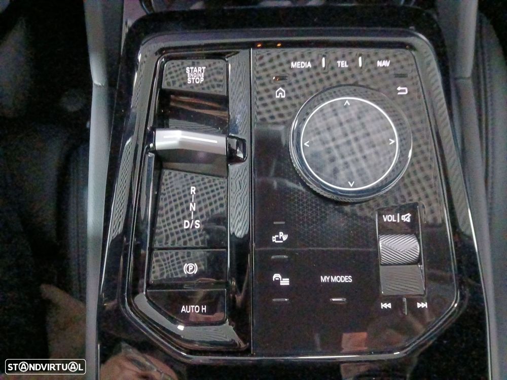 BMW 520 d Pack Desportivo M - 17