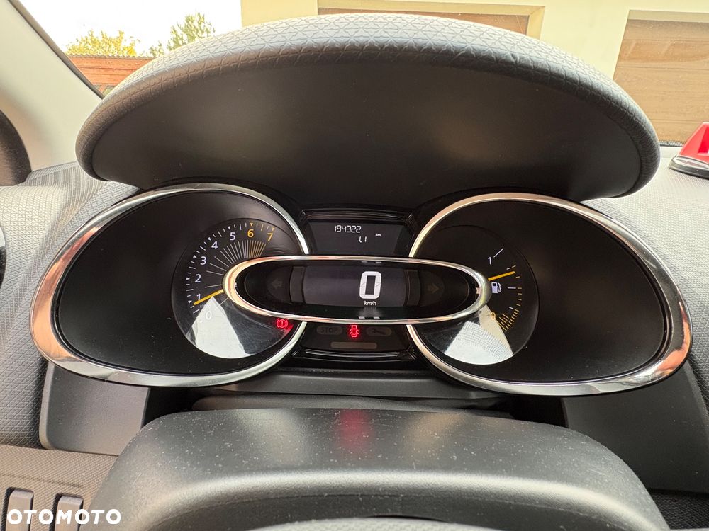 Renault Clio - 24