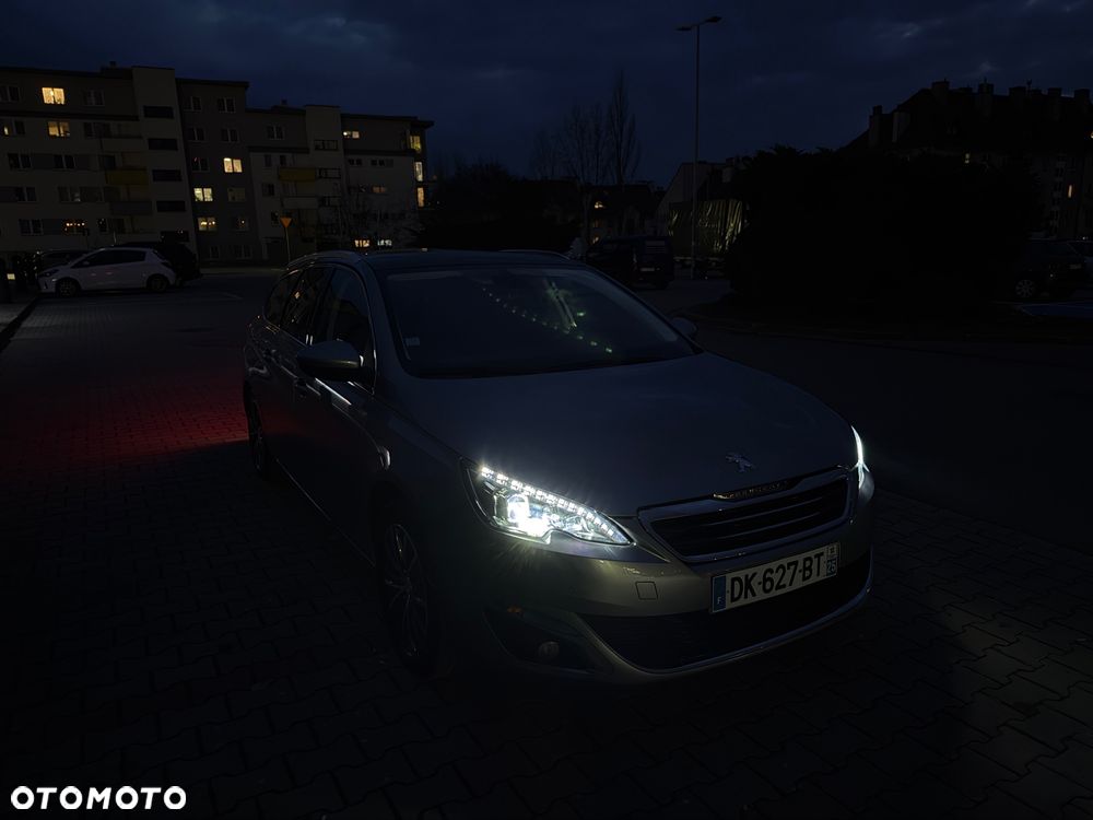 Peugeot 308 PureTech 130 GPF Stop & Start Allure Business-Paket - 14
