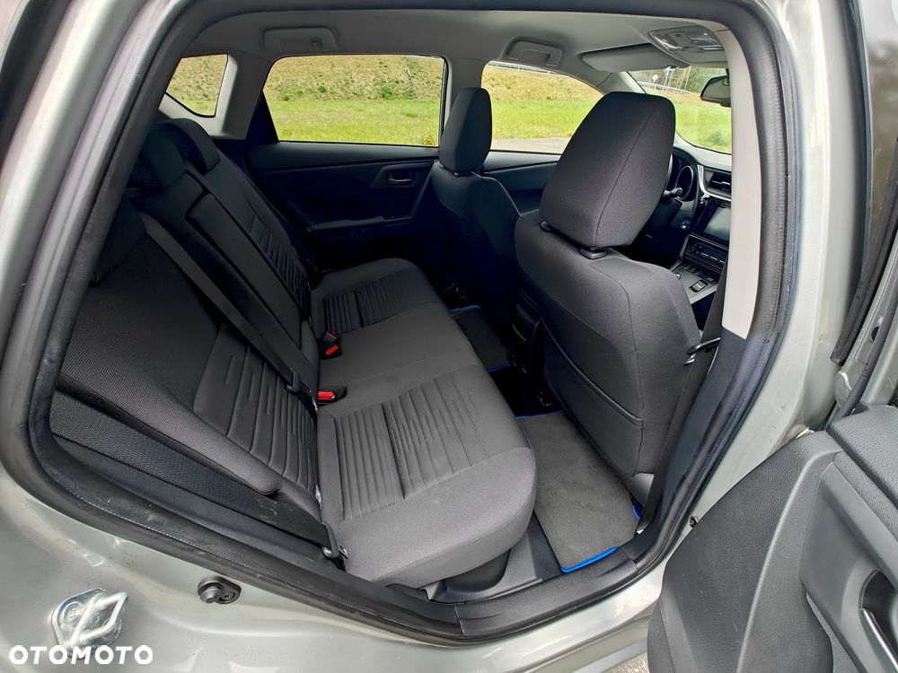 Toyota Auris - 29