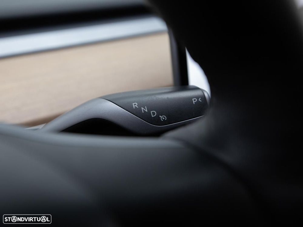 Tesla Model Y Long Range Dual Motor AWD - 22