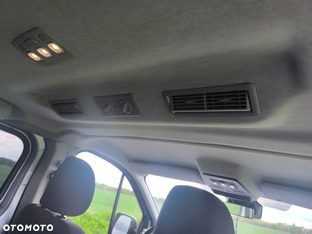 Renault Trafic 2.0 dCi - 12