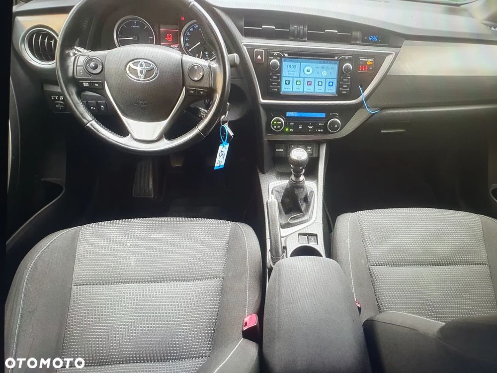 Toyota Auris 2.0 D-4D Life - 16