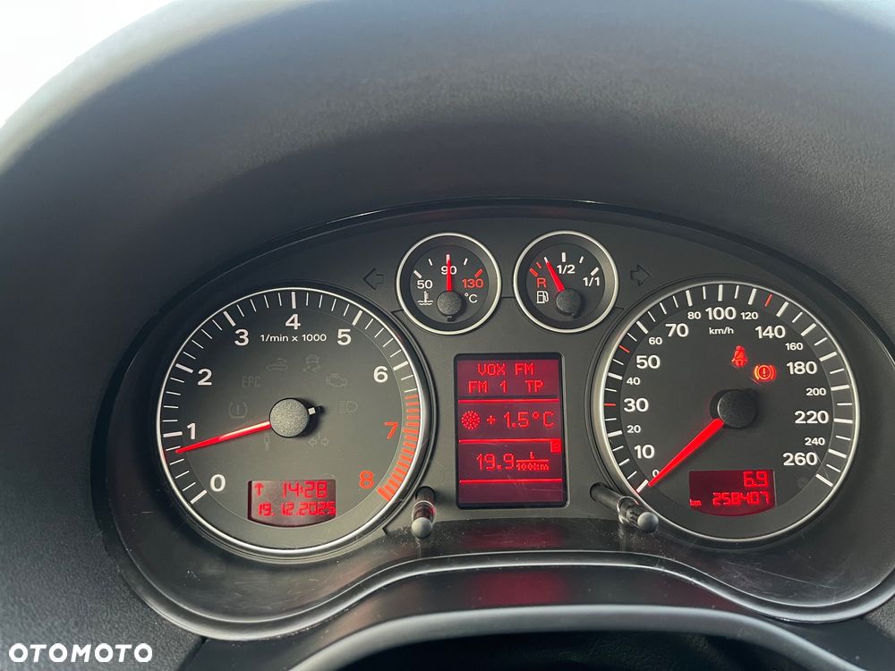 Audi A3 Sportback 1.8 TFSI S line Sportpaket Plus - 8