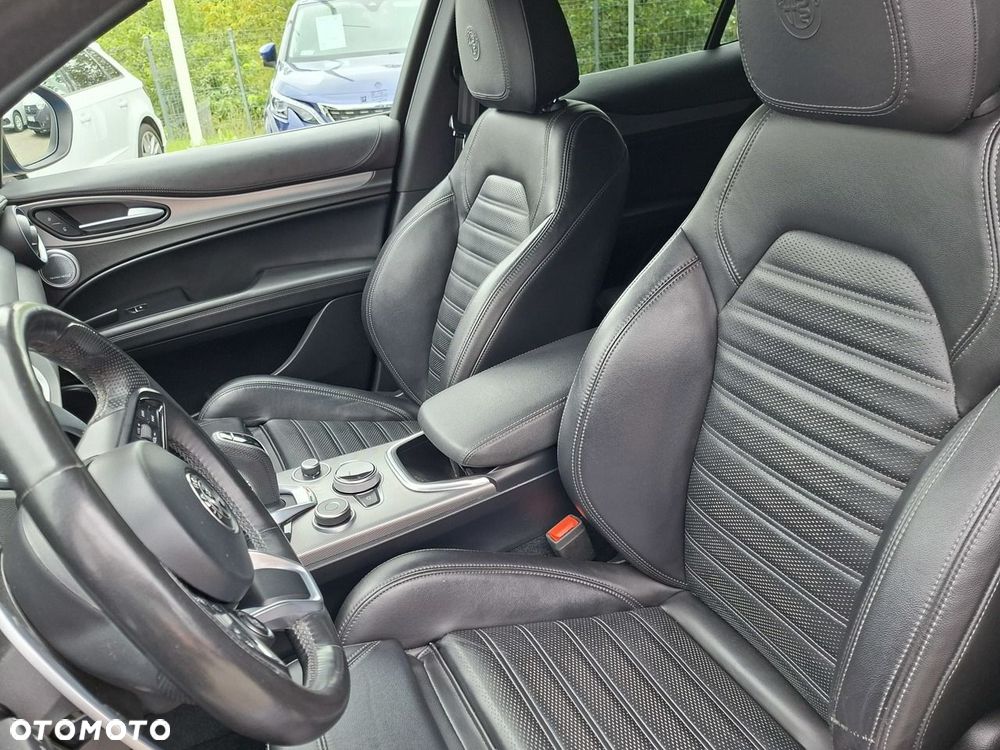 Alfa Romeo Stelvio - 7