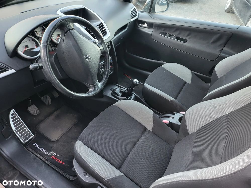 Peugeot 207 - 9