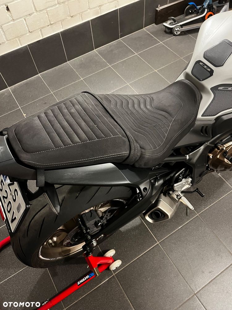 Honda CB - 11