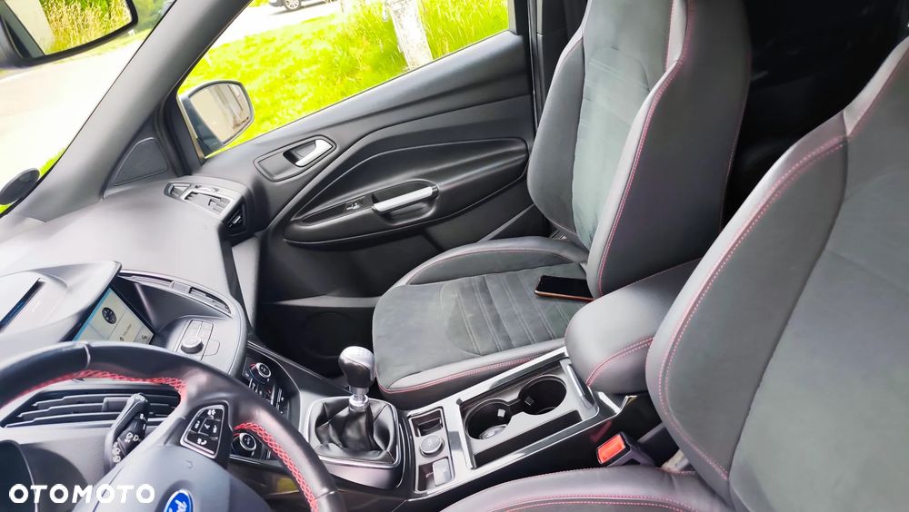 Ford Kuga 1.5 EcoBoost 2x4 ST-Line - 12
