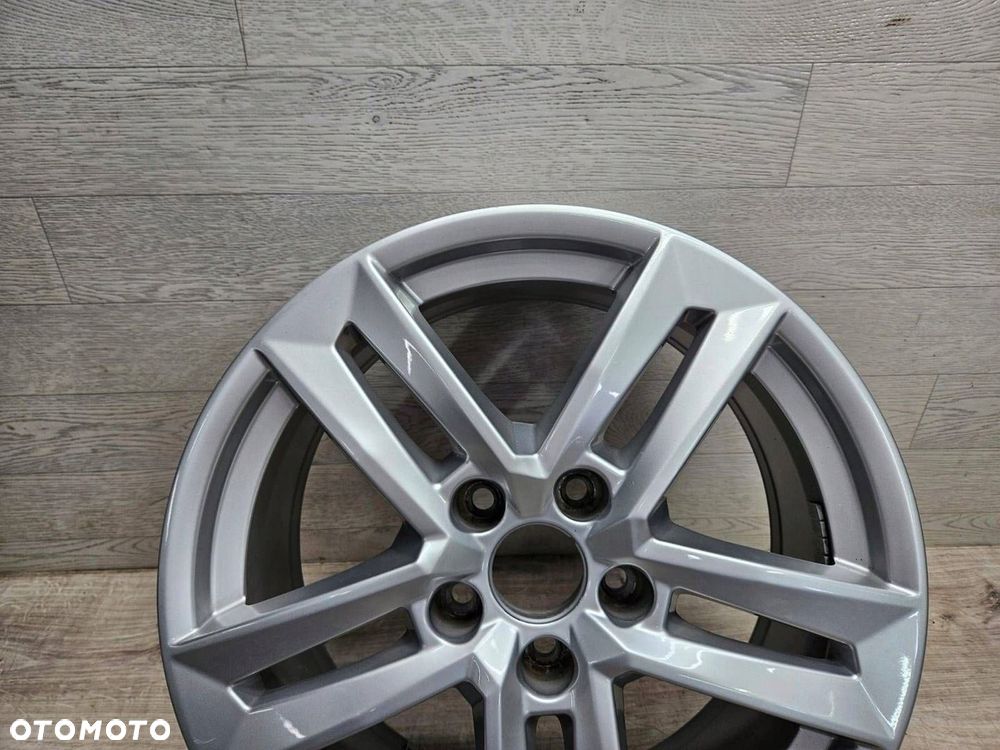 Felga Audi A4 B9 8W0 7.0Jx17H2 Et42 5x112 - 3