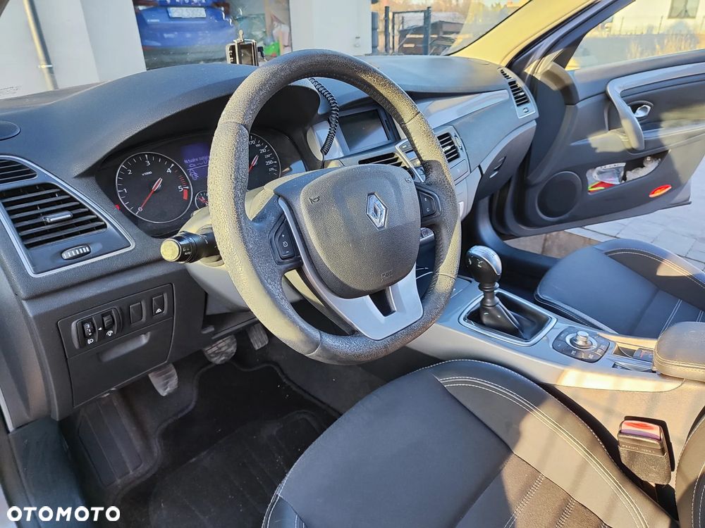 Renault Laguna 2.0 dCi Tech Run - 11