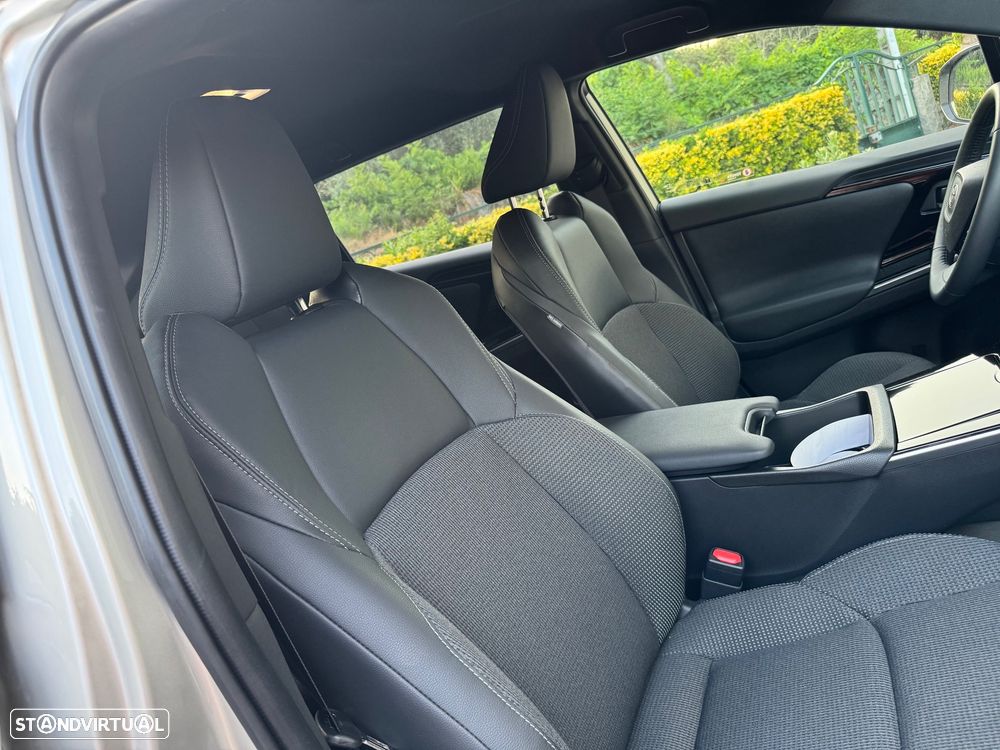 Toyota bZ4X 71,4 kWh Exclusive - 35