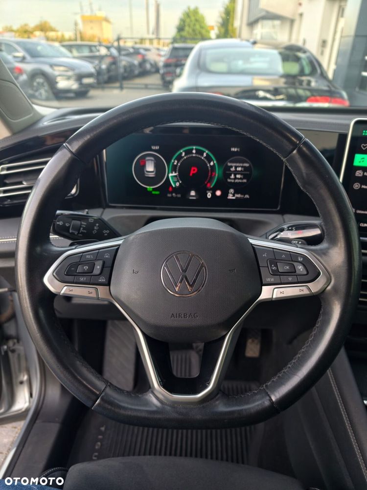 Volkswagen Tiguan - 12