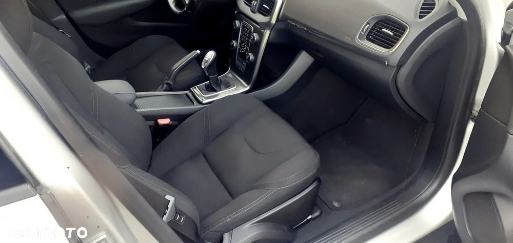 Volvo V40 Cross Country D2 Momentum - 23