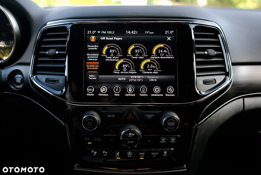 Jeep Grand Cherokee - 23