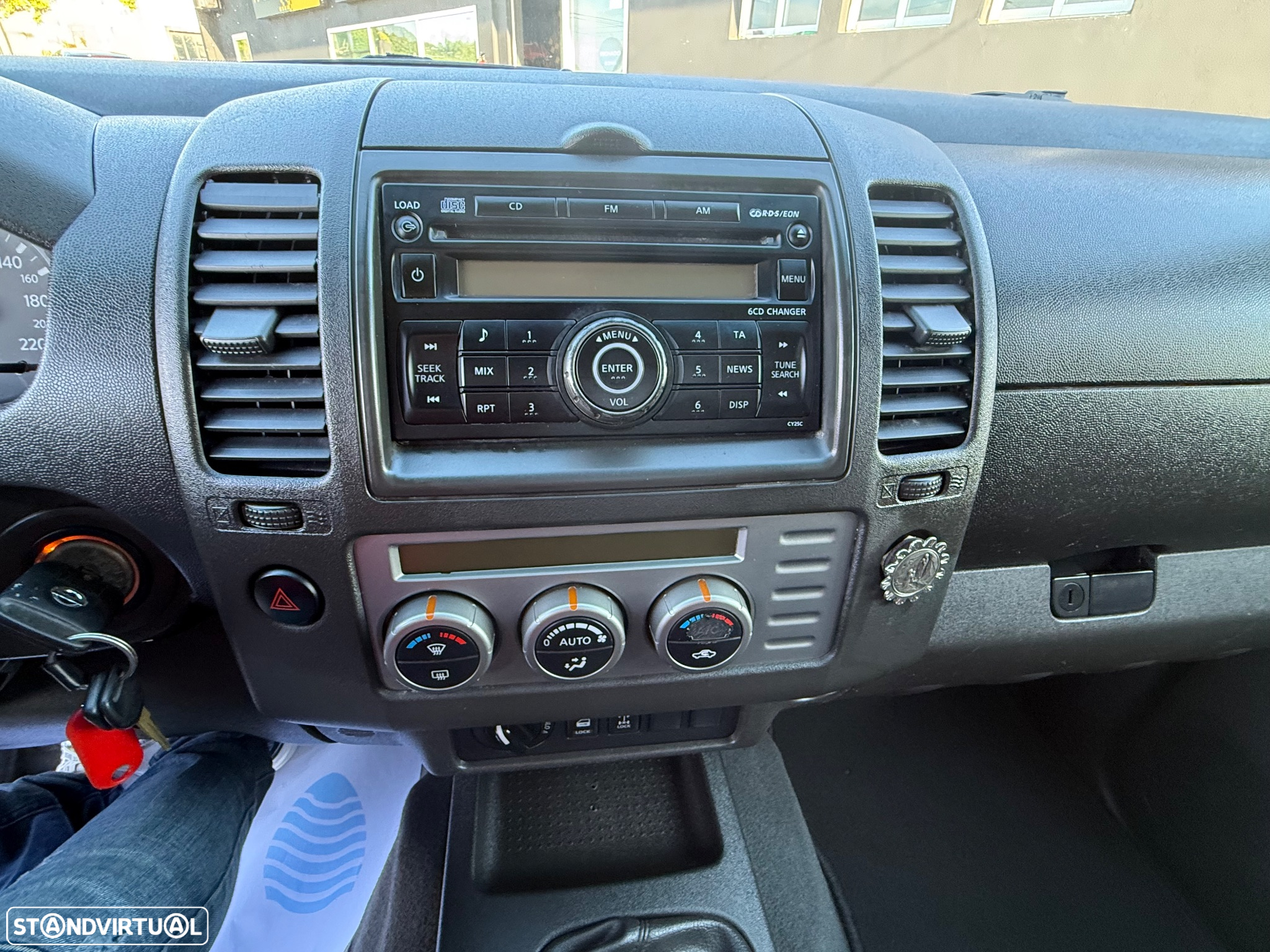 Nissan Navara 2.5 dCi CD LE Premium - 11
