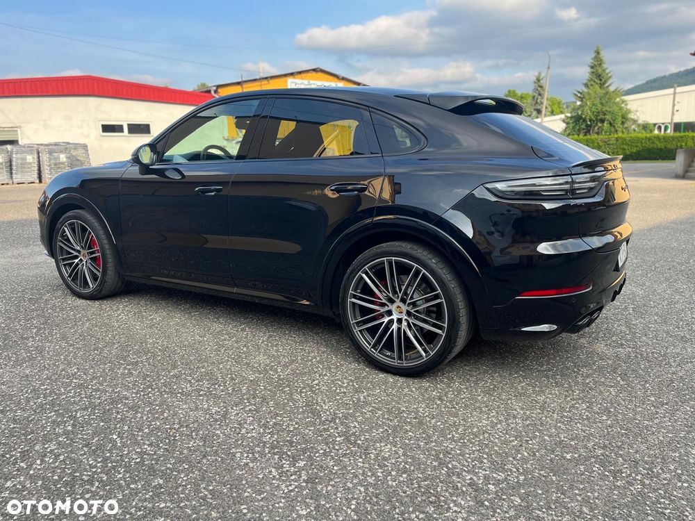 Porsche Cayenne Coupe GTS - 17