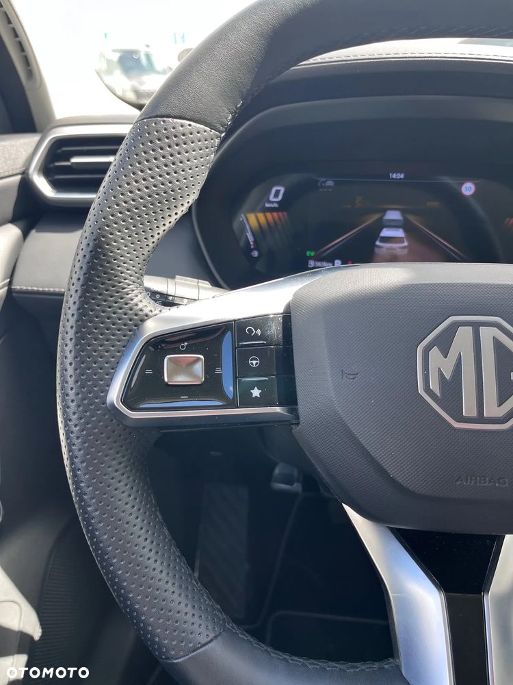 MG ZS 1.5 HEV+ Exclusive - 10